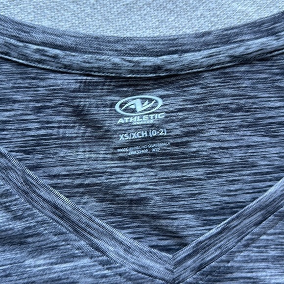 Athletic works grey short sleeve athletic top SZ XS - Picture 5 of 8